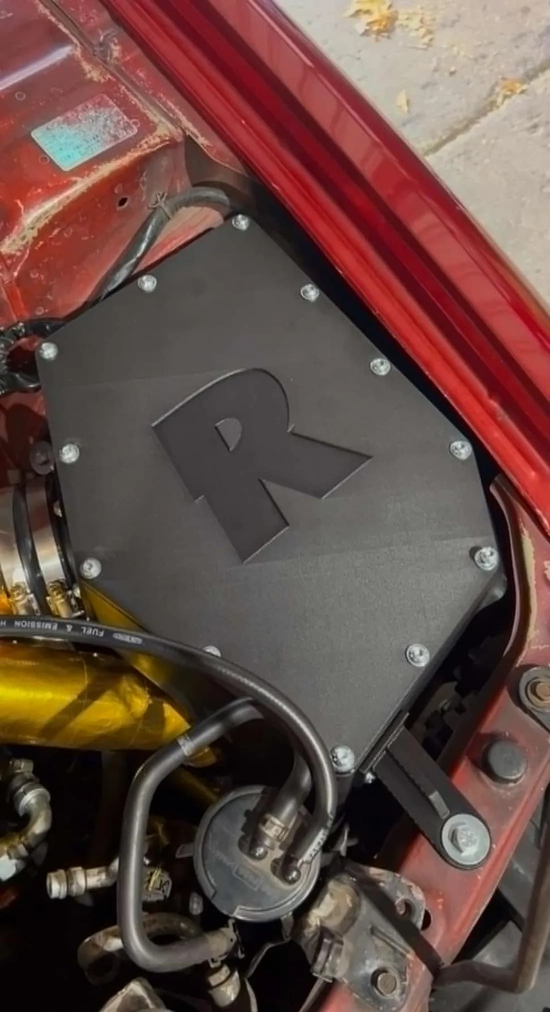 Roccomotive airbox with the R mark moulded into the lid, fitted in an engine bay