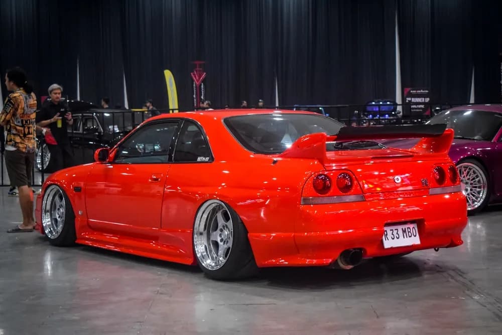 Nissan Skyline (ECR33)